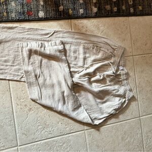 Old navy linen tie string waist pants.